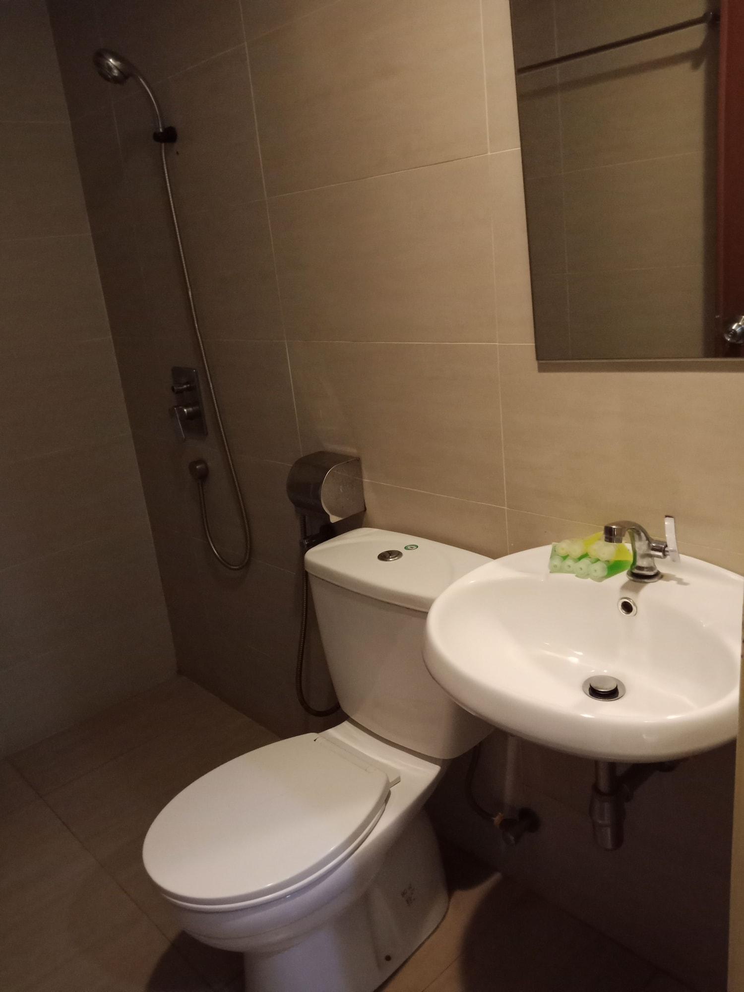 Hotel Zamburger Bukit Segar Черас Экстерьер фото