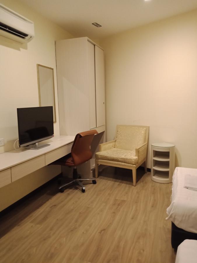 Hotel Zamburger Bukit Segar Черас Экстерьер фото
