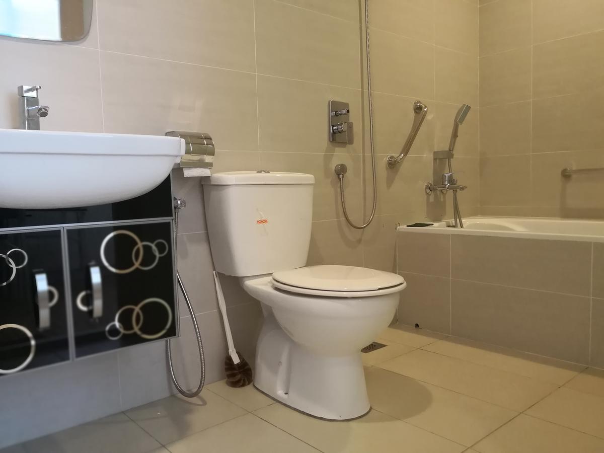 Hotel Zamburger Bukit Segar Черас Экстерьер фото