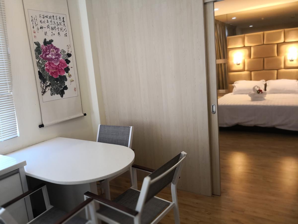 Hotel Zamburger Bukit Segar Черас Экстерьер фото