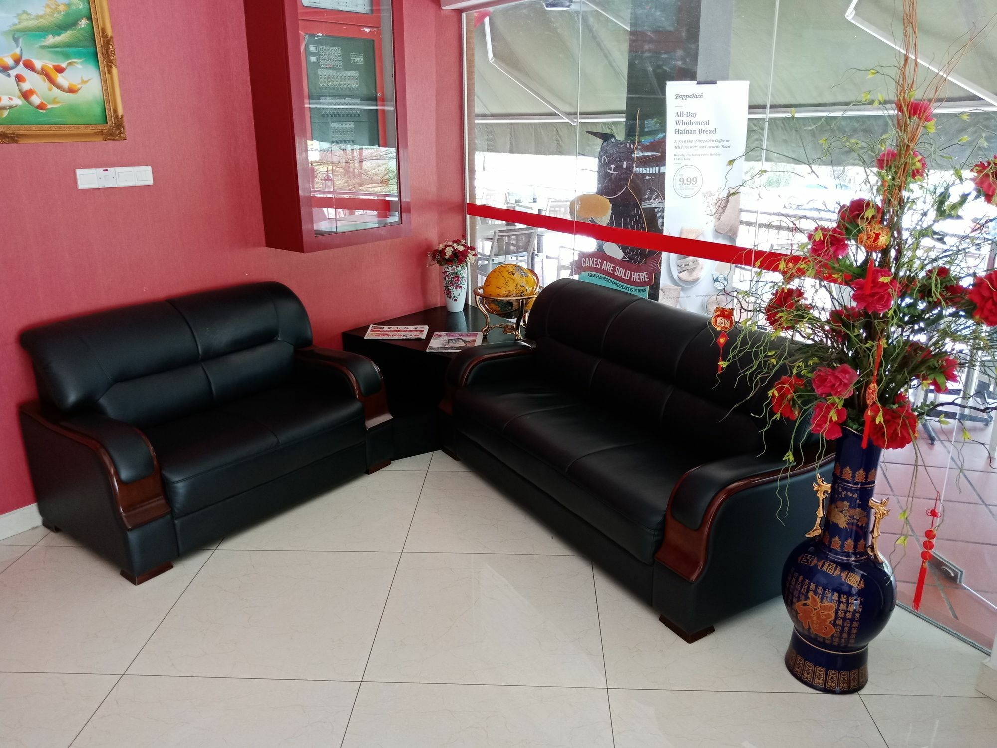 Hotel Zamburger Bukit Segar Черас Экстерьер фото